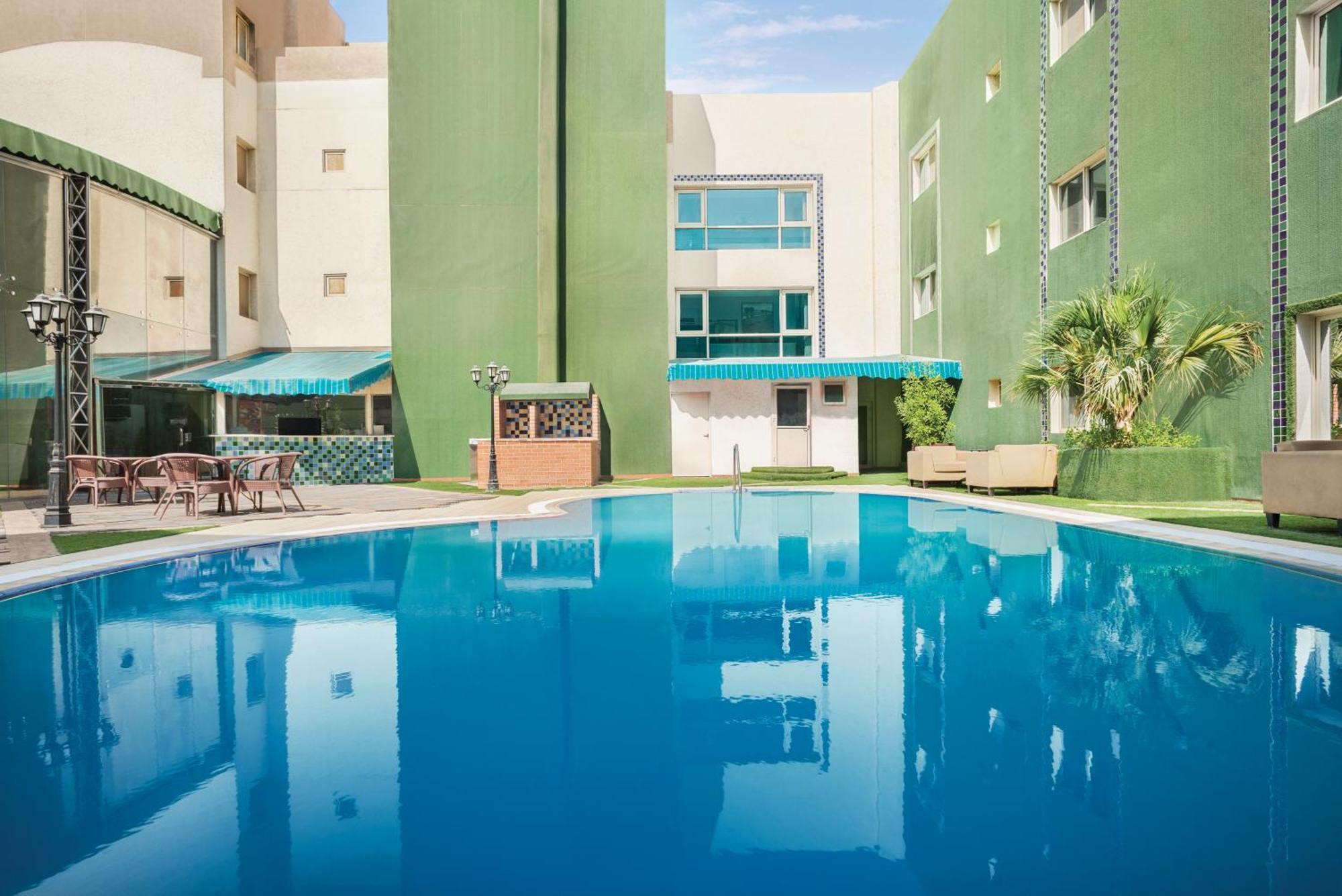Eastyard Dammam Hotel - Formerly Ramada By Wyndham Dammam Exterior photo